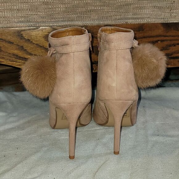 Beautiful Shoe Republic L.A. Fuax Suade Booties! - Picture 3 of 9